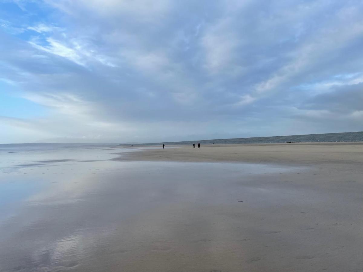 Entire Cozy Chalet In Bideford Bay Holiday Park エクステリア 写真